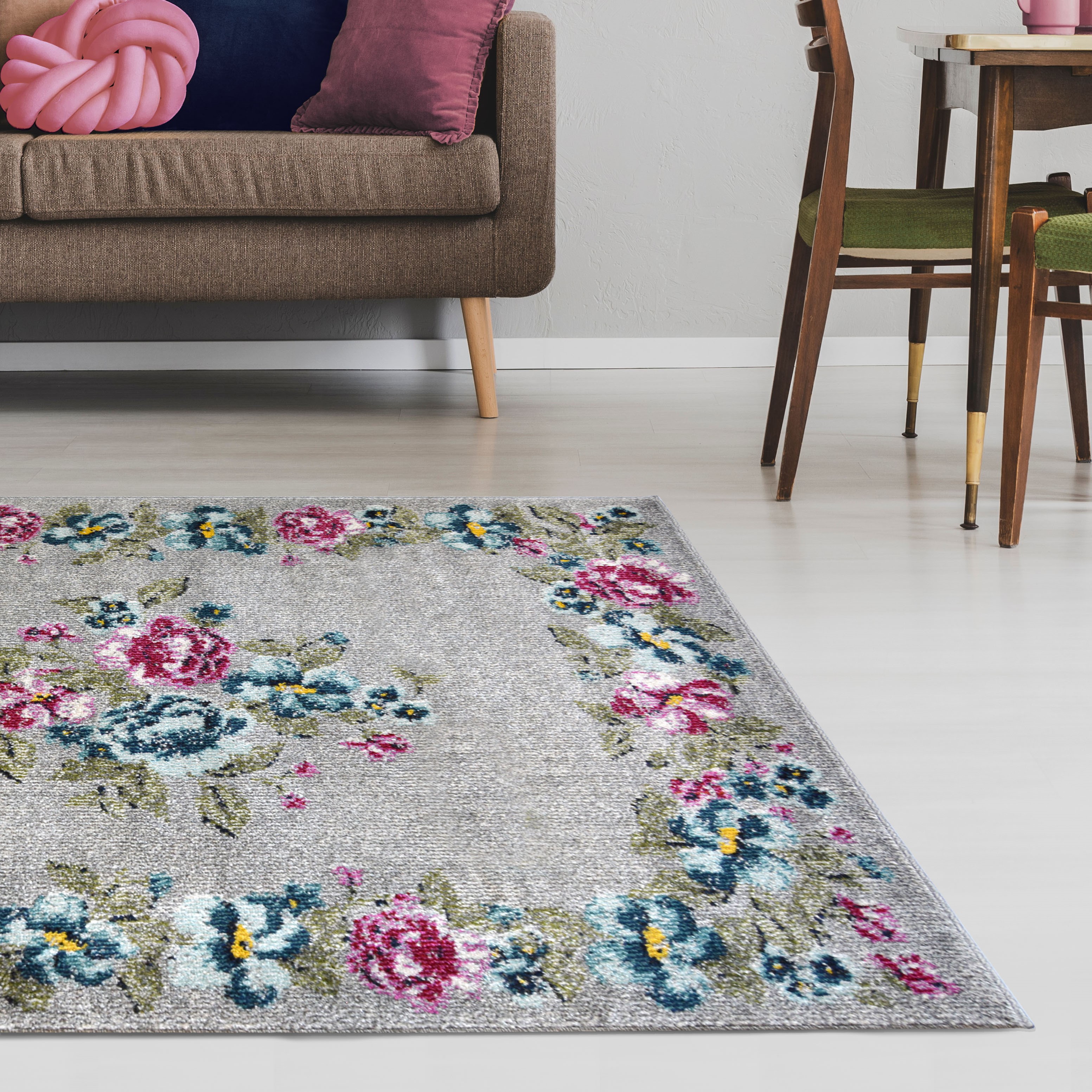 Villa Vintage Floral Border Modern Rugs In Multi